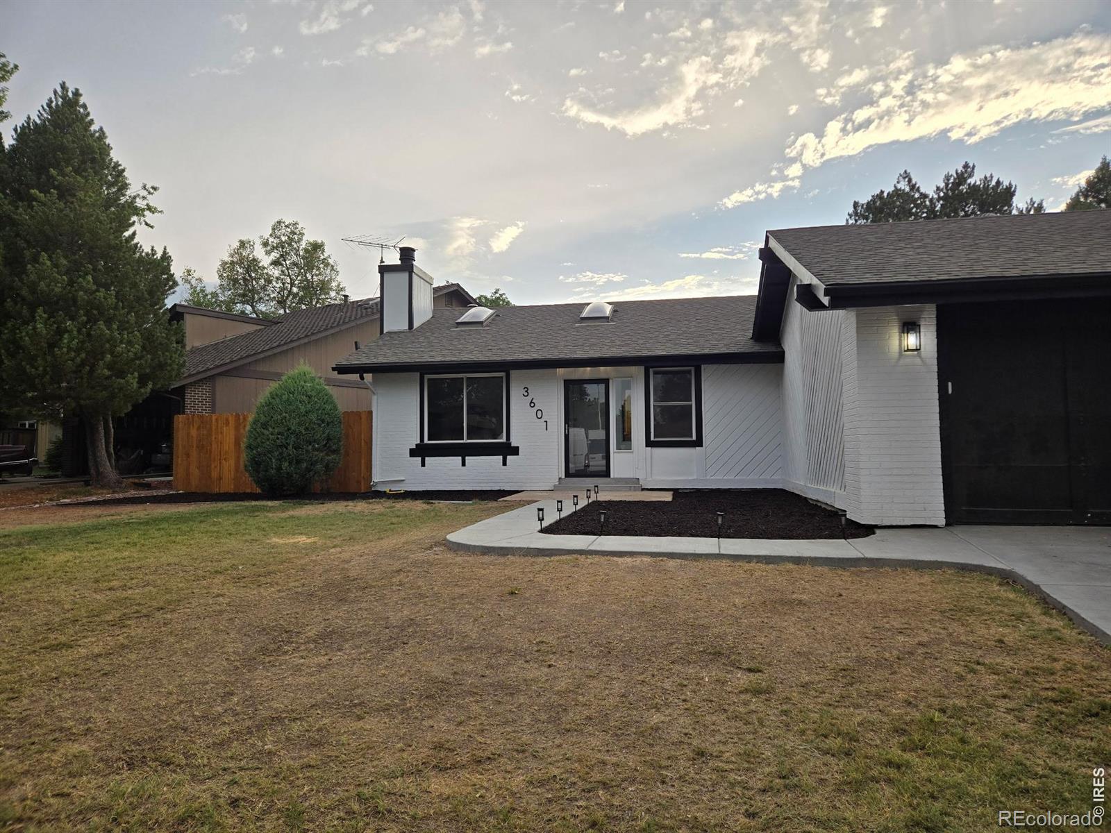 aurora&nbsp; House Search Picture