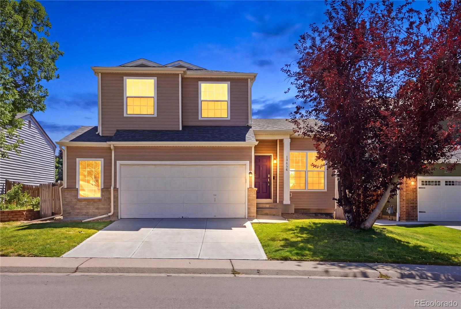 Lakewood Home | MLS #: 405559613856 W Amherst Drive, Lakewood Beds: 3 Baths: 3 Price: $679,000