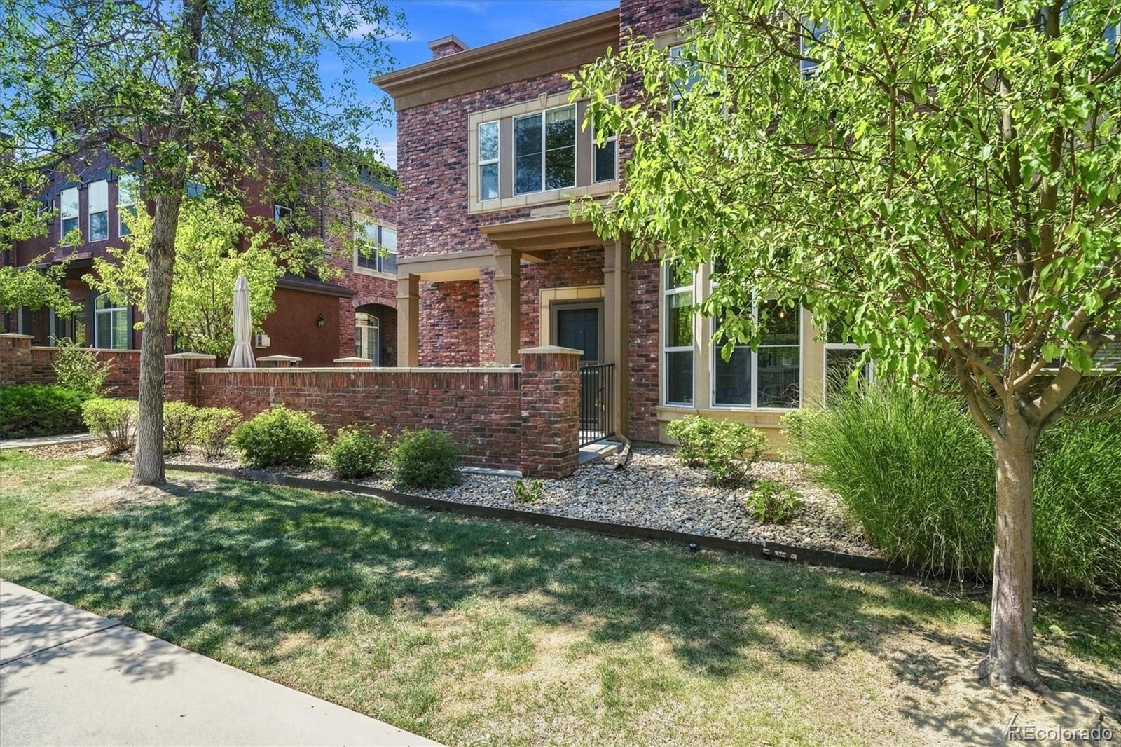 Brownstones Highlands Ranch Condo / Townhome | MLS #: 9094534649 W Burgundy Street C, Highlands Ranch Beds: 2 Baths: 3 Price: $559,900