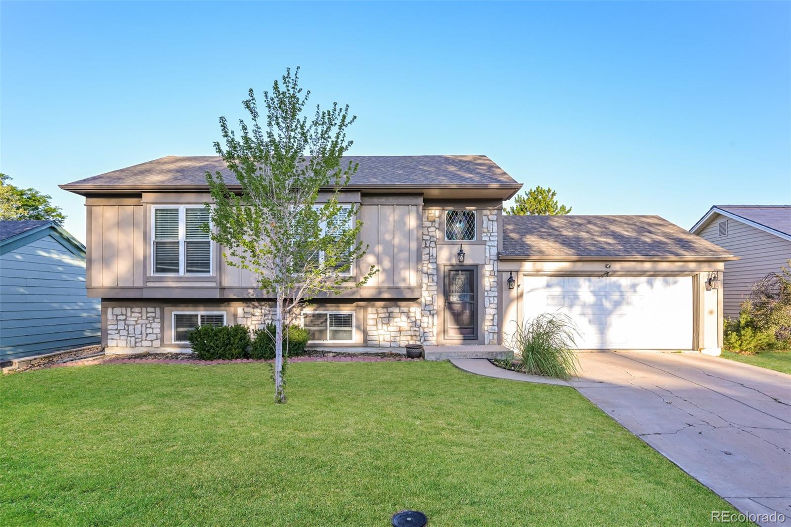 Parkborough Centennial Home | MLS #: 45182025859 S Perth Place, Centennial Beds: 4 Baths: 2 Price: $495,000