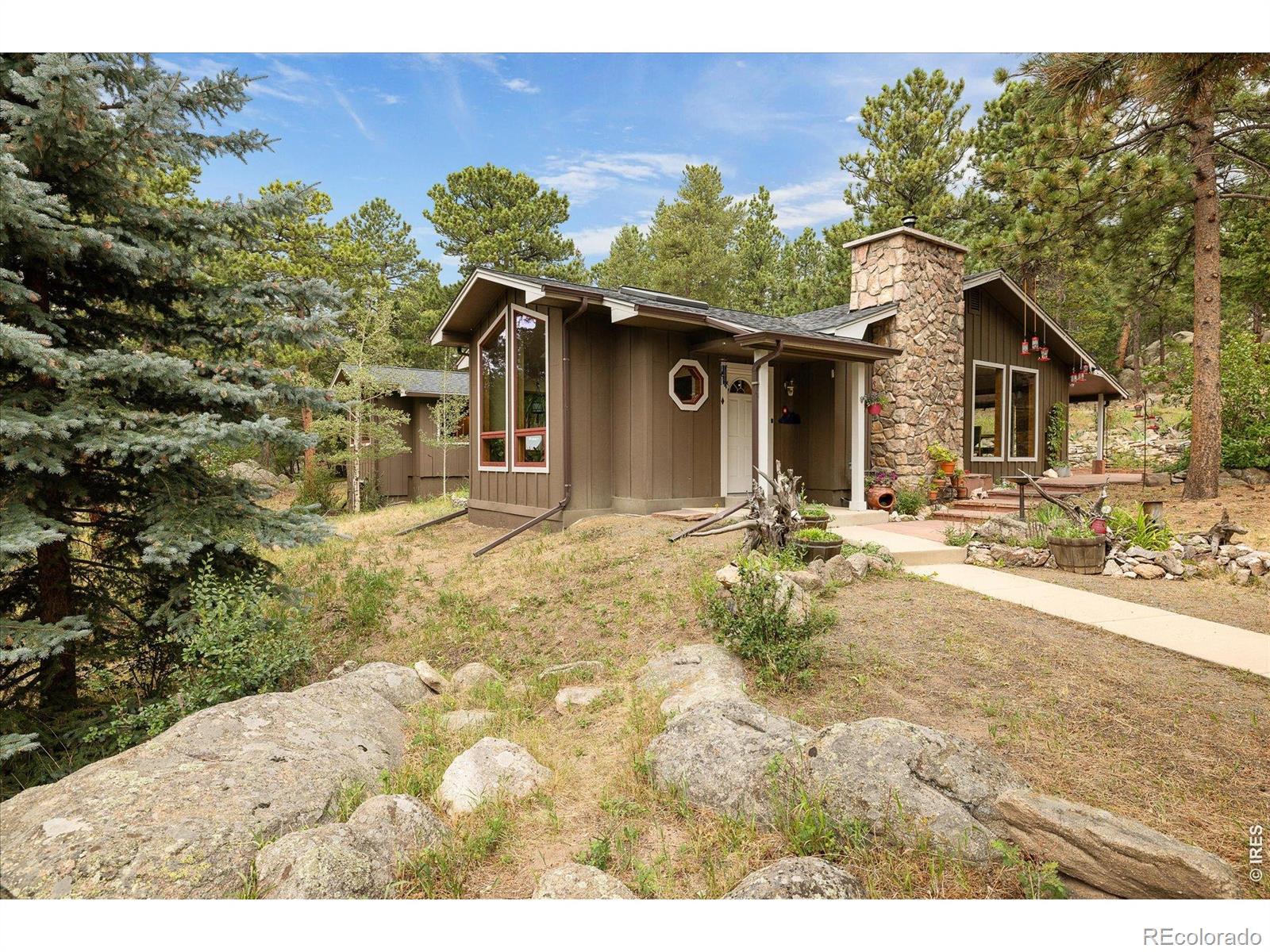 Coal Creek Golden Home | MLS #: 456789106538511988  Begole Circle, Golden Beds: 3 Baths: 3 Price: $749,000
