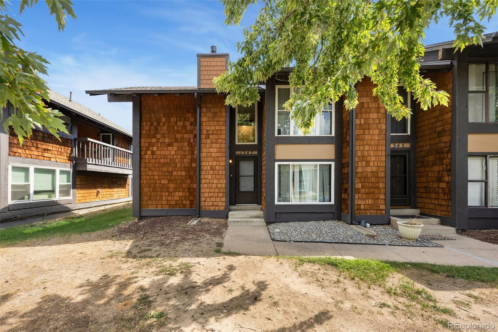  Aurora Home | MLS #: 24185011347 S Crystal Way, Aurora Beds: 2 Baths: 2 Price: $300,000