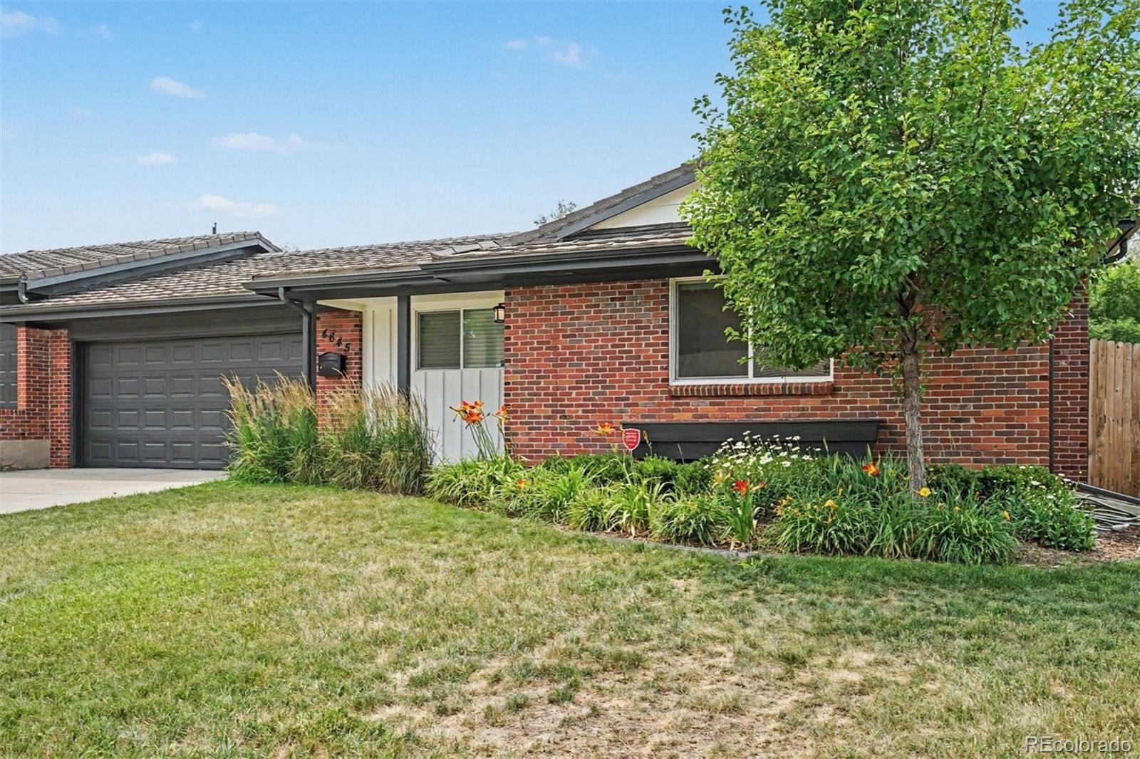  Greenwood Village Condo / Townhome | MLS #: 44098614645  Akron Street , Greenwood Village Beds: 4 Baths: 3 Price: $665,000