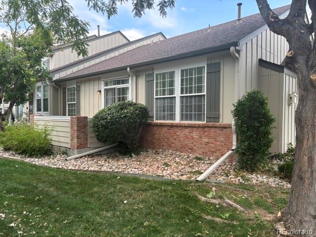 Aurora Home | MLS #: 8138005847 S Evanston Circle, Aurora Beds: 2 Baths: 2 Price: $298,000