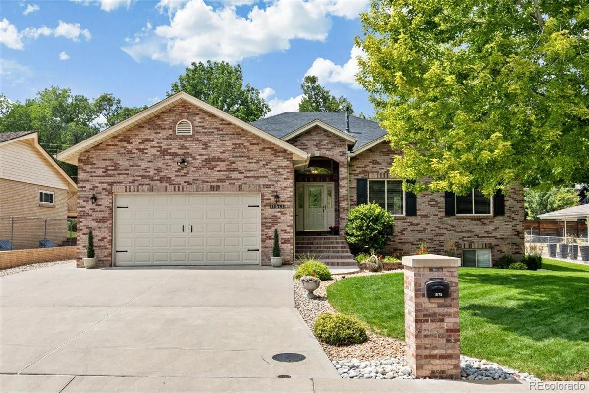  Golden Home | MLS #: 36336211075  Yank Street, Golden Beds: 3 Baths: 2 Price: $785,000