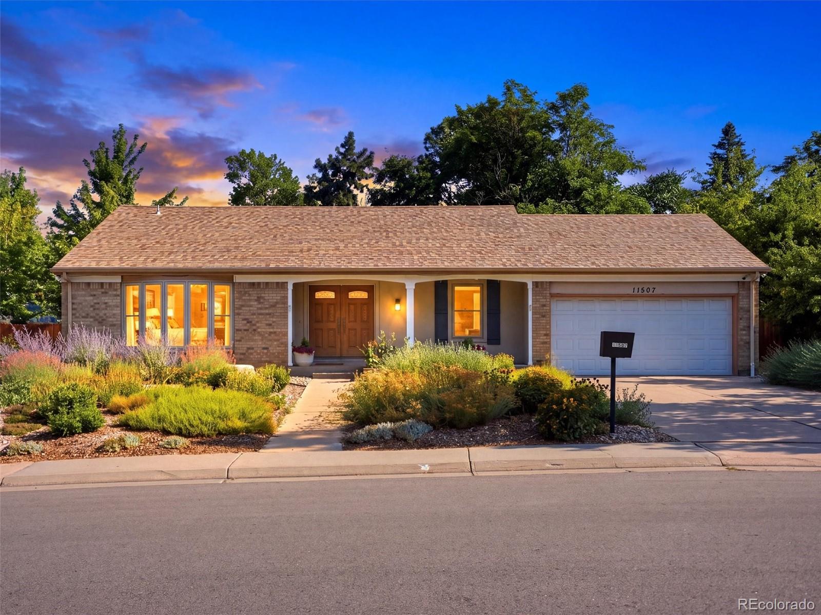  Aurora Home | MLS #: 157066311507 E Amherst Circle, Aurora Beds: 4 Baths: 3 Price: $499,000