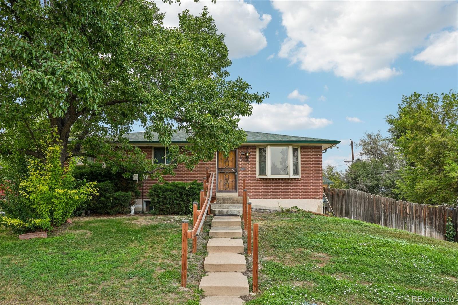  Arvada Home | MLS #: 90563826023 W 62nd Avenue, Arvada Beds: 3 Baths: 2 Price: $599,000