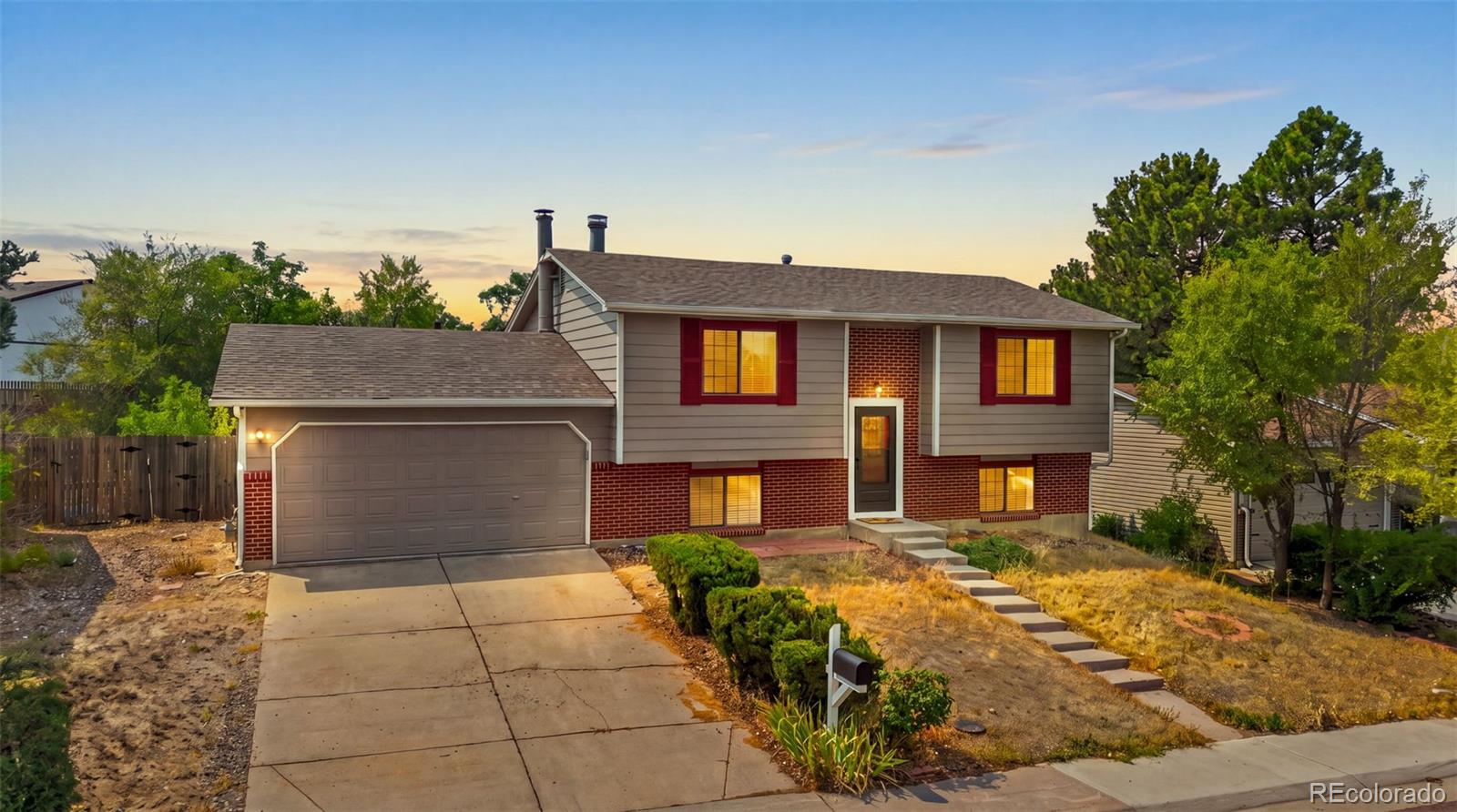 aurora&nbsp; House Search Picture
