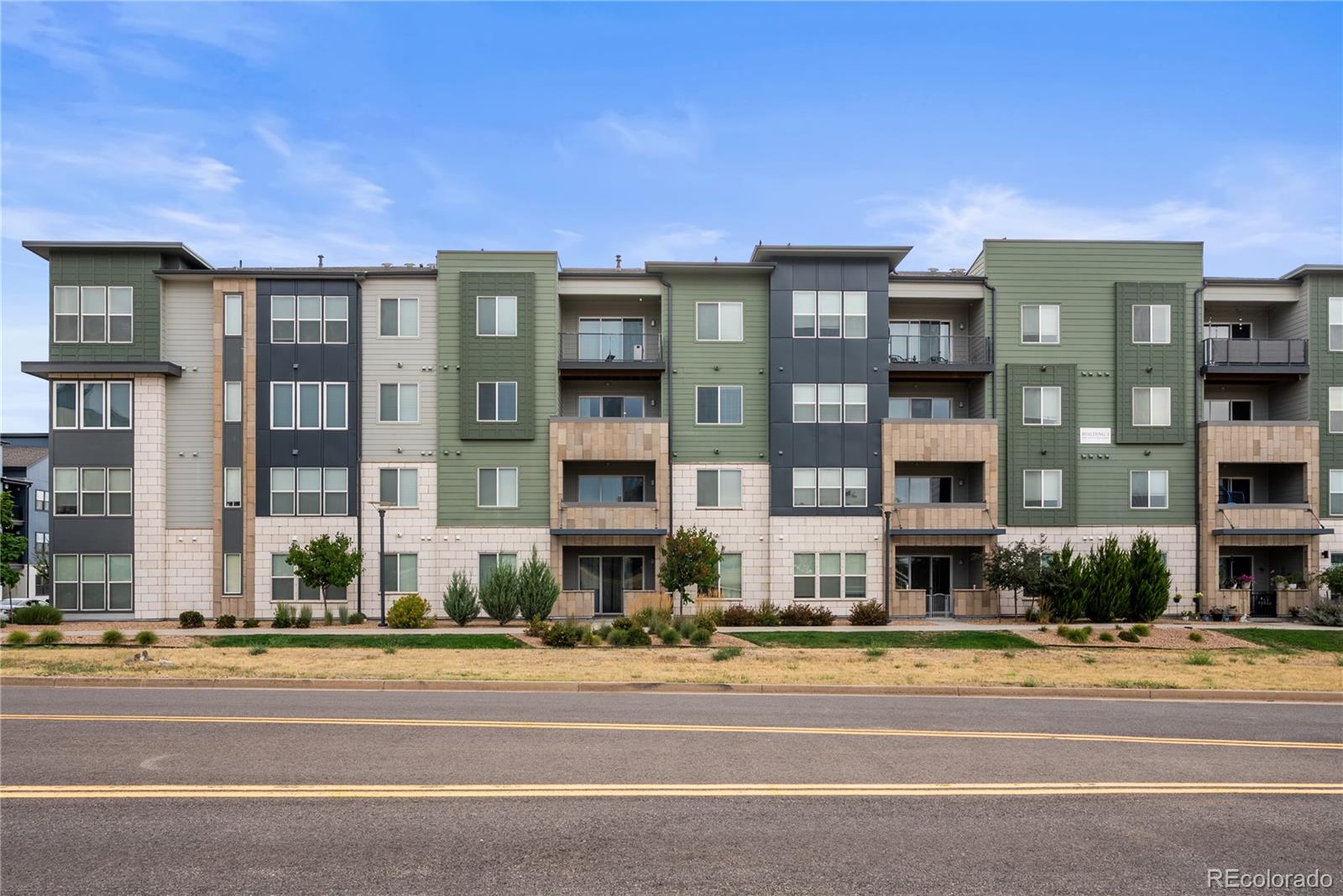  Parker Condo / Townhome | MLS #: 22416519287  Twenty Mile Road 306, Parker Beds: 2 Baths: 2 Price: $330,000