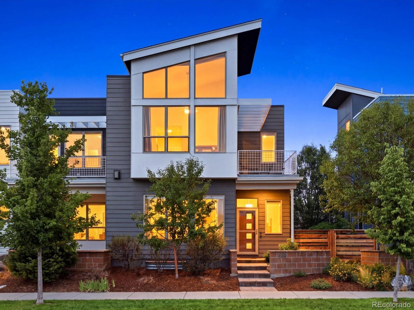 Central Park Denver Condo / Townhome | MLS #: 94776388431 E 33rd Avenue , Denver Beds: 3 Baths: 4 Price: $825,000