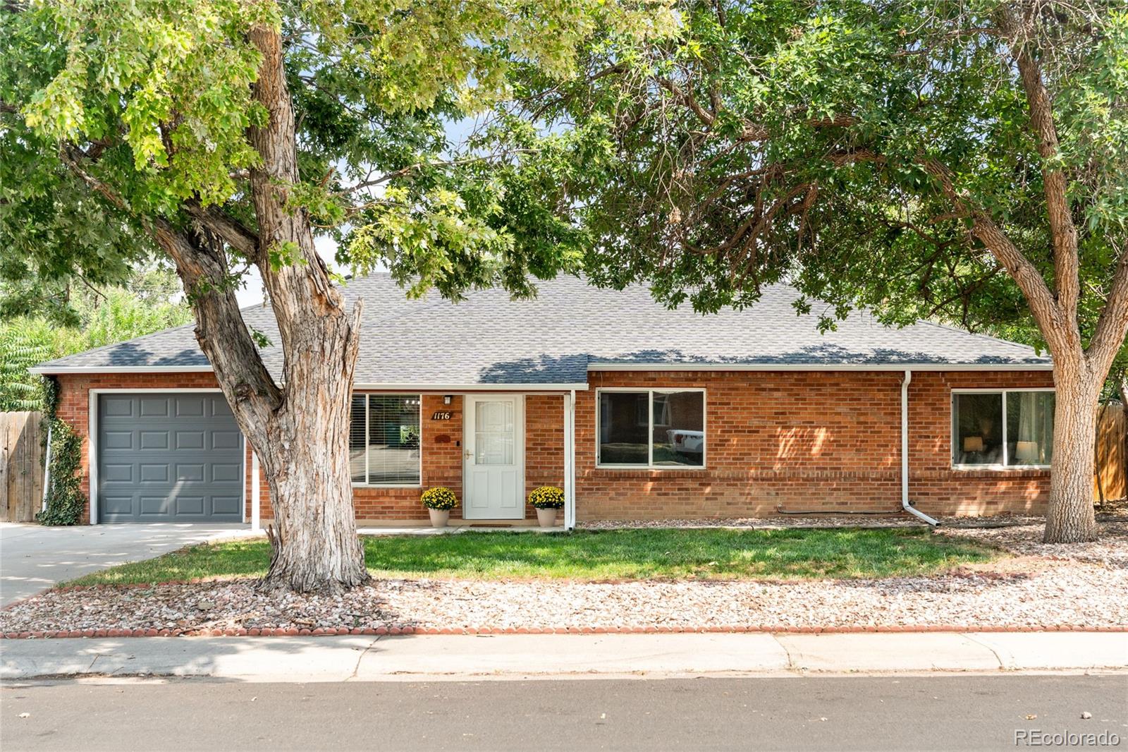  Aurora Home | MLS #: 24512311176  Tucson Street, Aurora Beds: 3 Baths: 2 Price: $425,000