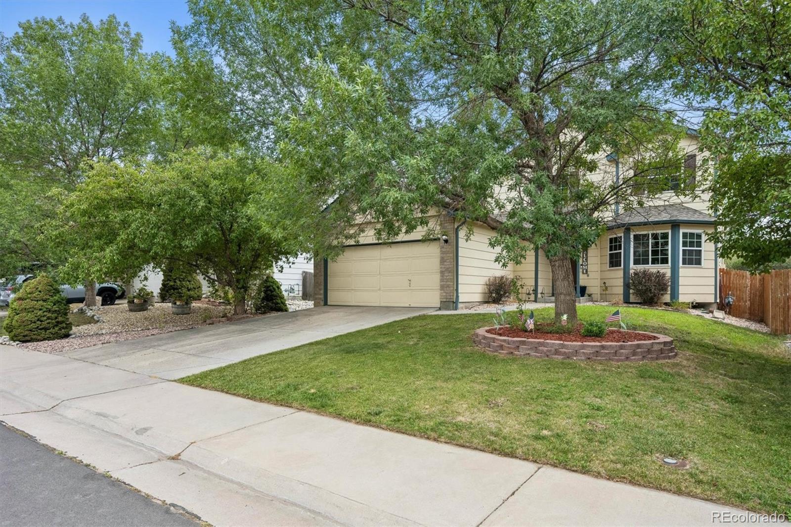  Henderson Home | MLS #: 347719411314 E 116th Avenue, Henderson Beds: 5 Baths: 3 Price: $520,000