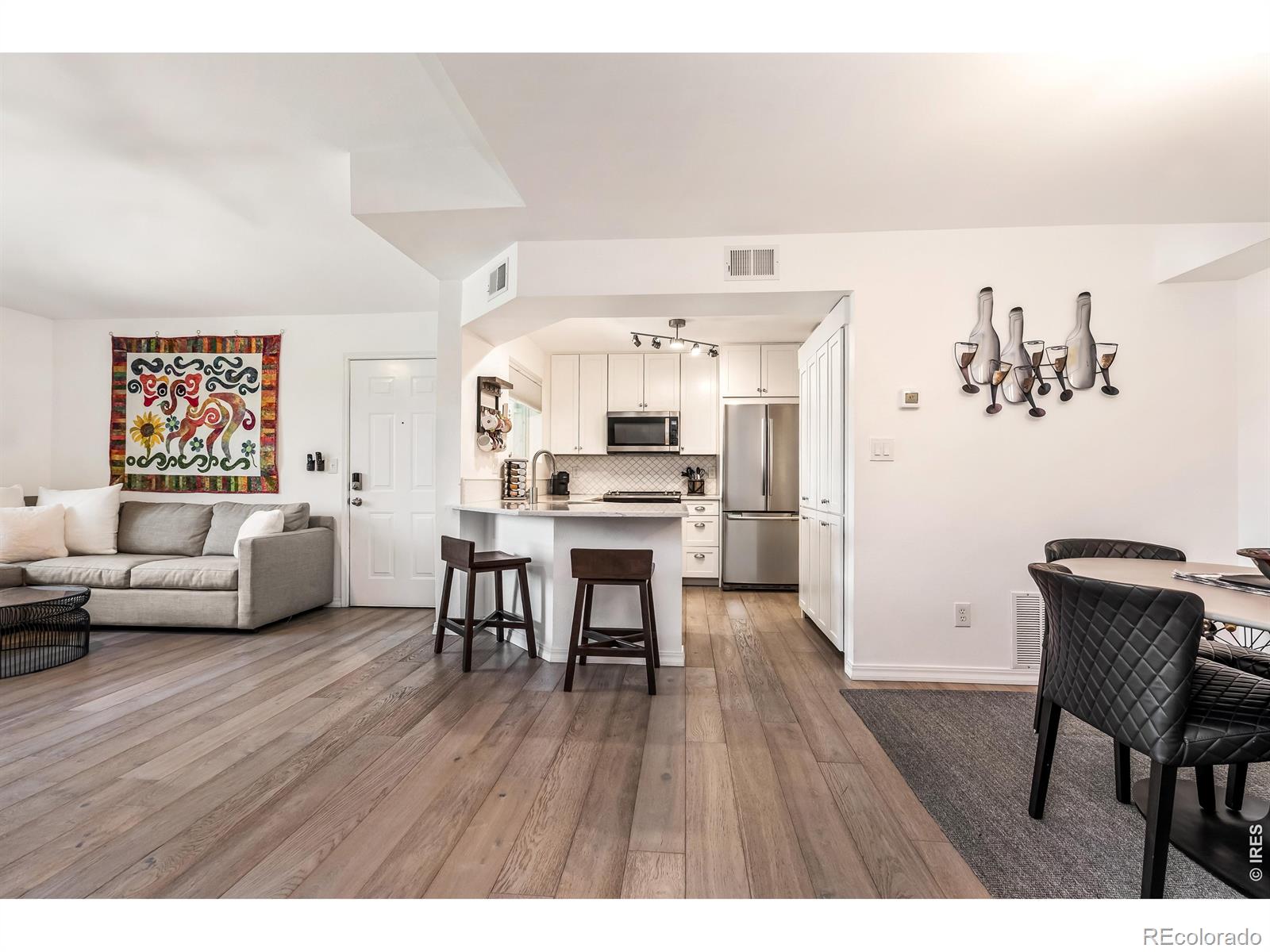 louisville MLS:  Beds:  Baths:  Price: 
