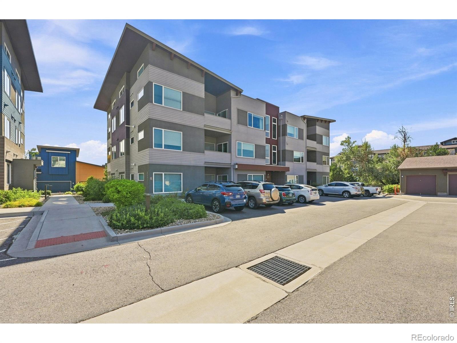 louisville MLS:  Beds:  Baths:  Price: 