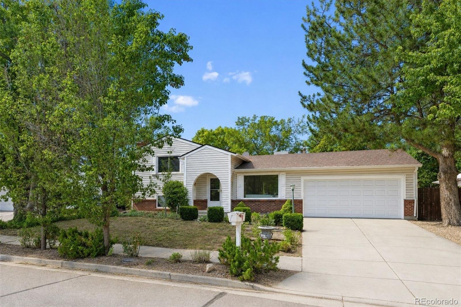  Arvada Home | MLS #: 93181818605  Lamar Drive, Arvada Beds: 4 Baths: 2 Price: $627,000