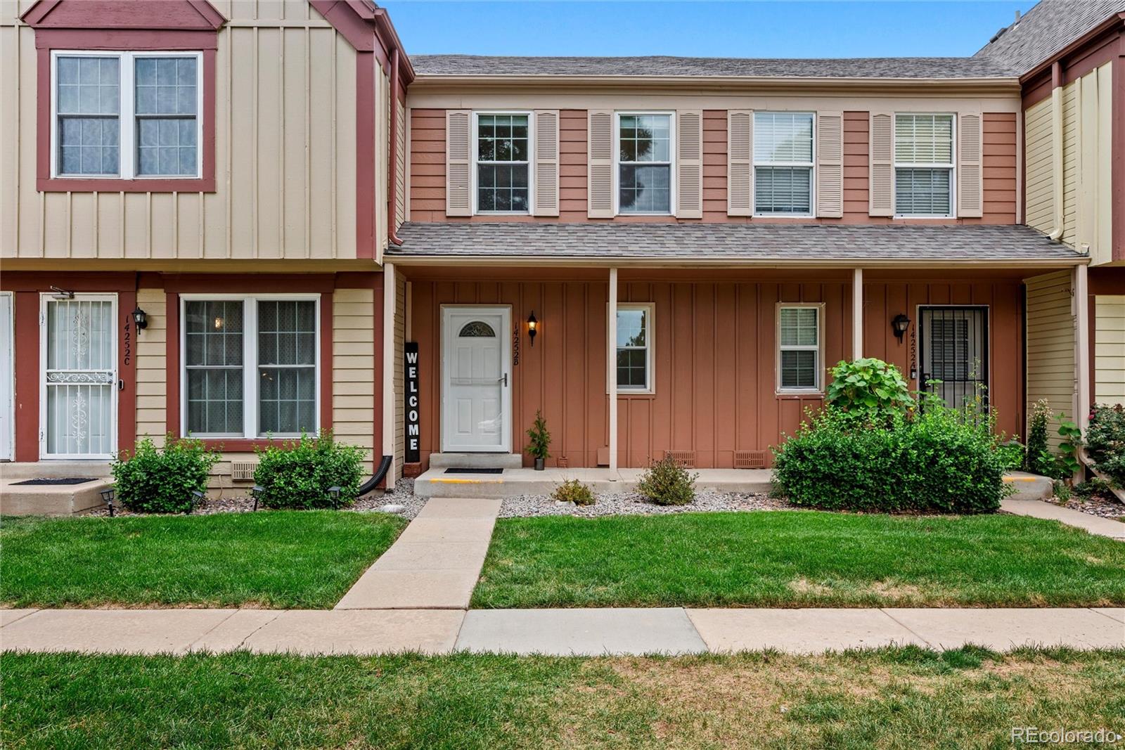  Aurora Home | MLS #: 400675914252 E Hawaii Circle, Aurora Beds: 2 Baths: 2 Price: $299,900