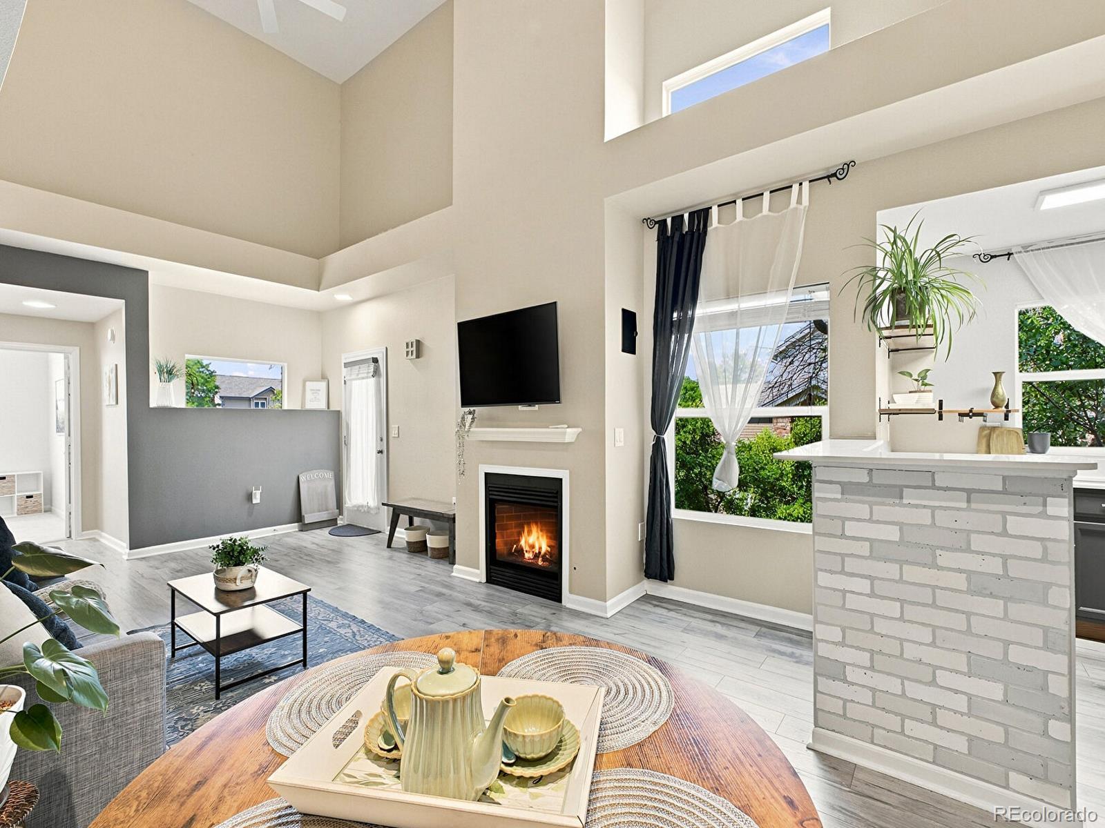  Aurora Condo / Townhome | MLS #: 300248718278 E Flora Place C, Aurora Beds: 2 Baths: 2 Price: $310,000