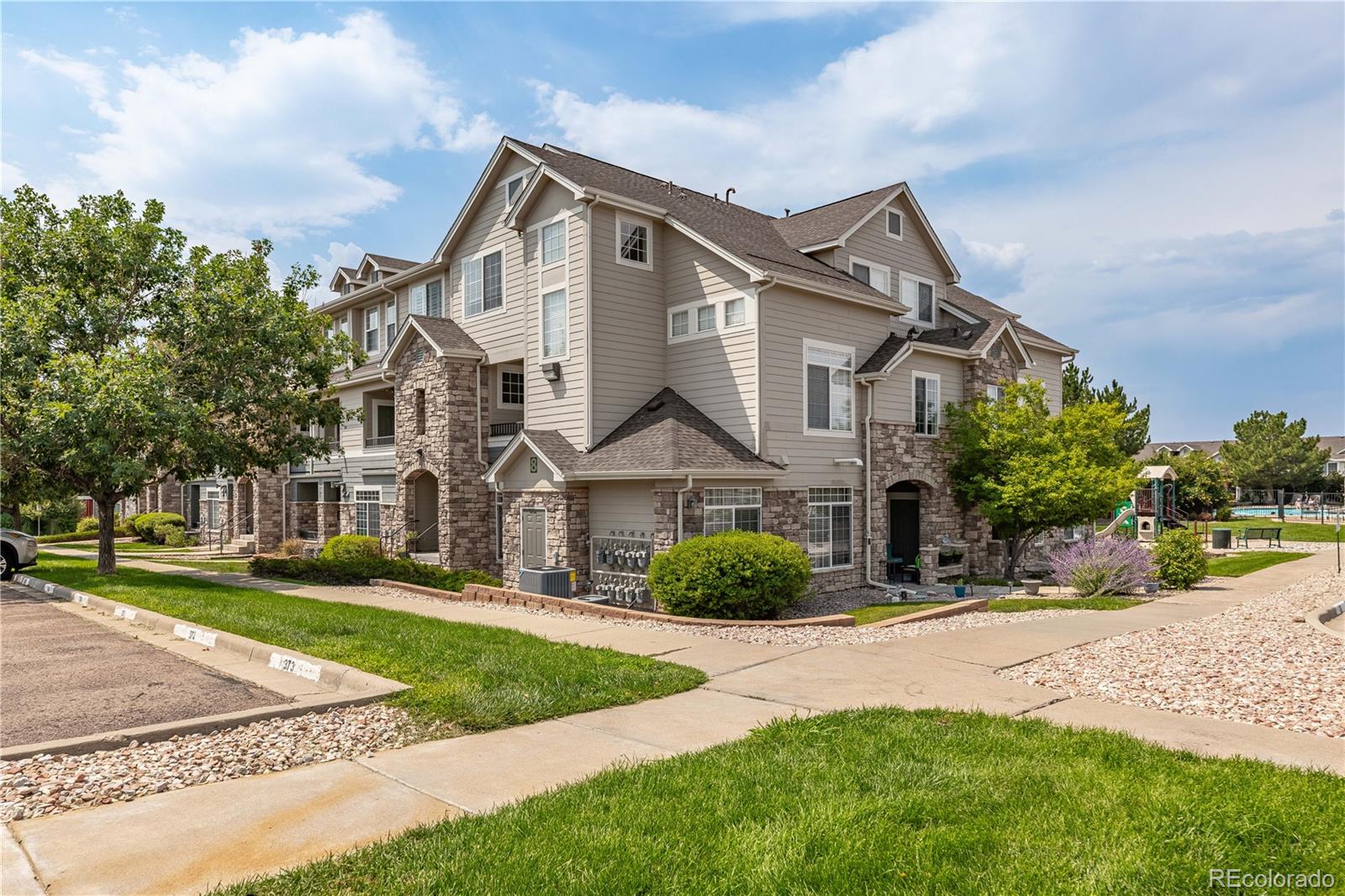  Castle Rock Condo / Townhome | MLS #: 3380008431  Black Feather Loop 811, Castle Rock Beds: 2 Baths: 2 Price: $340,000