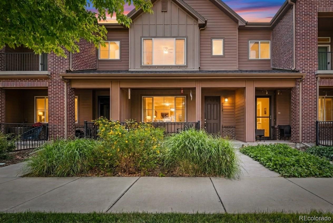  Littleton Home | MLS #: 19219327474 S Logan Street, Littleton Beds: 3 Baths: 3 Price: $517,000