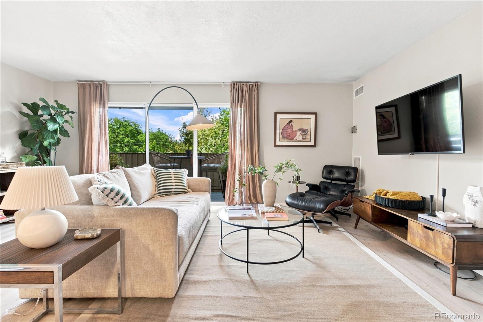  Denver Condo / Townhome | MLS #: 97339771313  Steele Street 306, Denver Beds: 2 Baths: 2 Price: $384,900