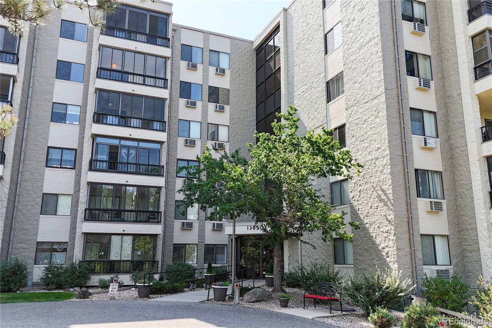 Heather Gardens Aurora Condo / Townhome | MLS #: 879880013850 E Marina Drive 510, Aurora Beds: 2 Baths: 2 Price: $310,000
