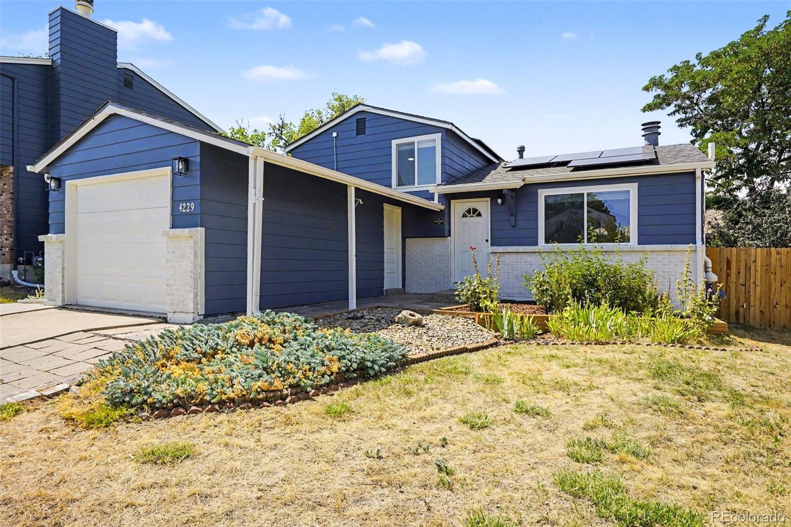  Aurora Home | MLS #: 76948204229 S Pitkin Street, Aurora Beds: 3 Baths: 2 Price: $425,000