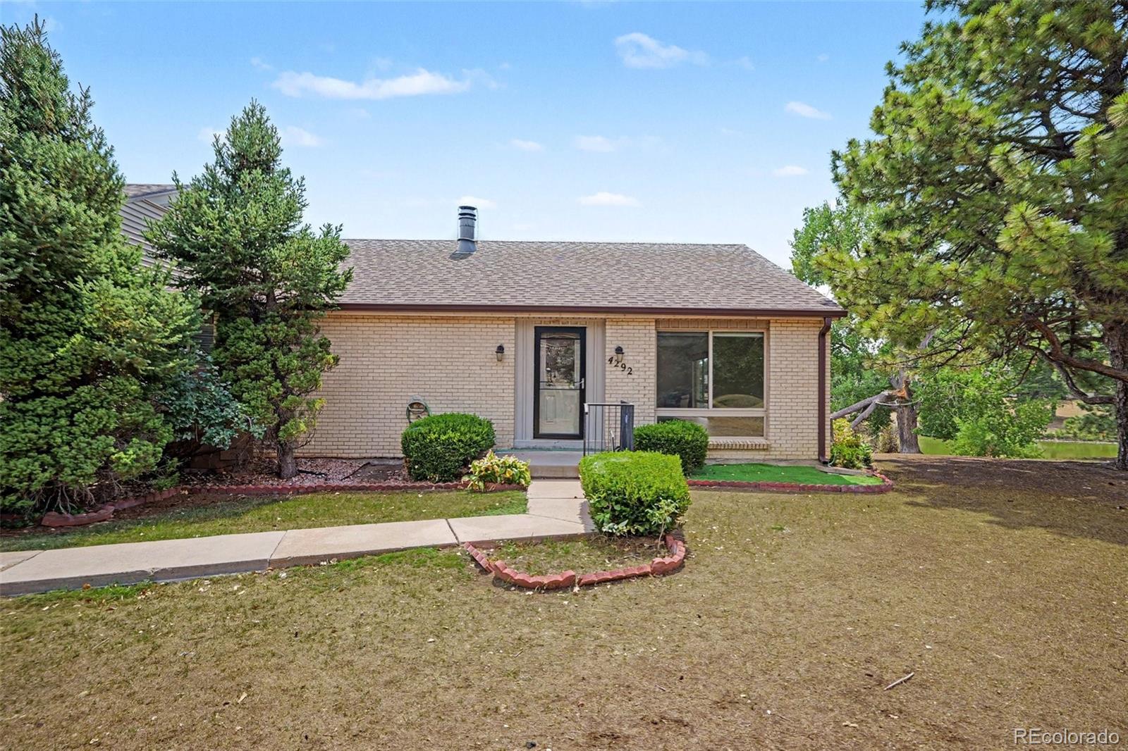  Littleton Home | MLS #: 81384404292 W Pondview Drive, Littleton Beds: 3 Baths: 3 Price: $425,000
