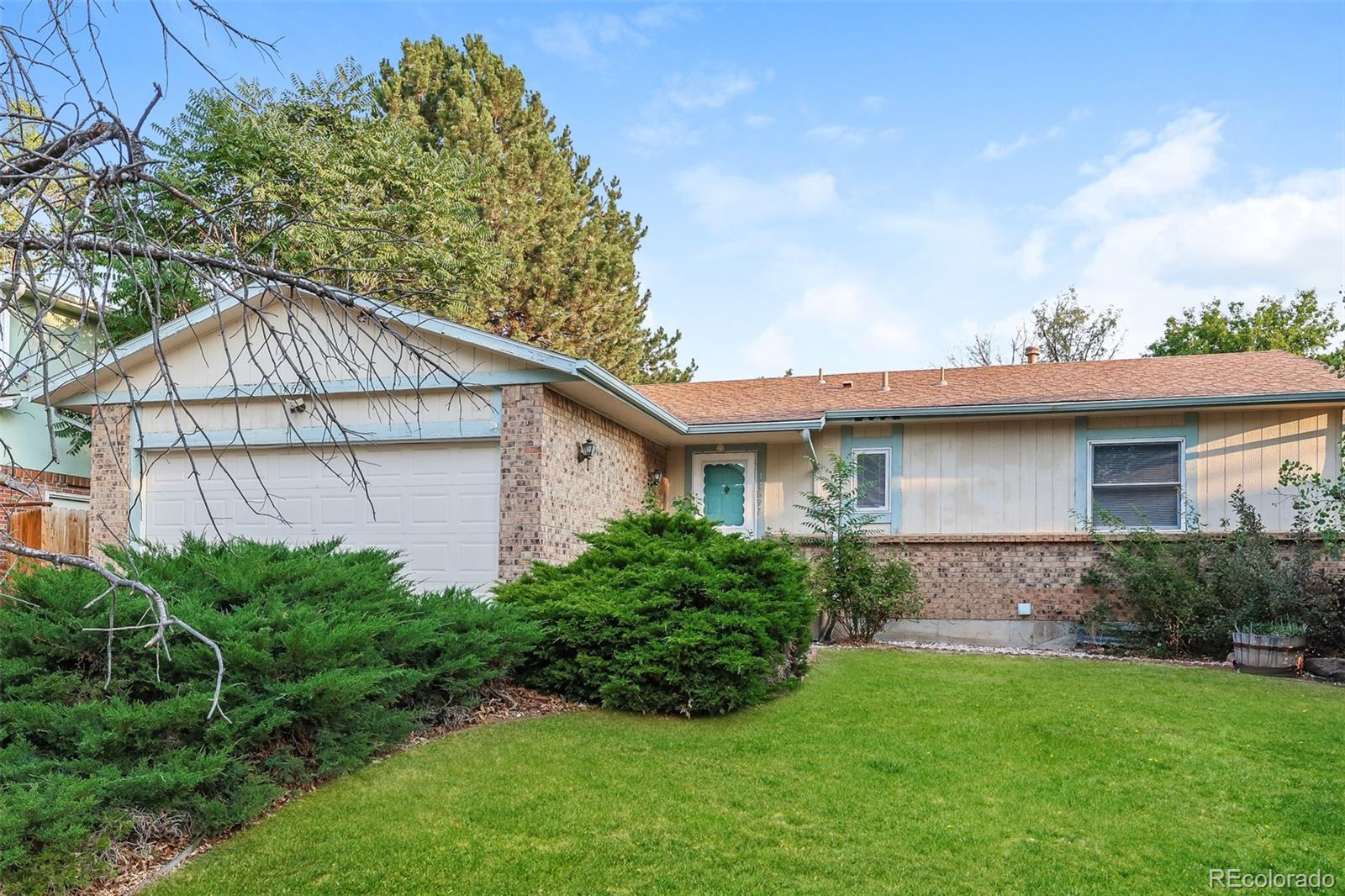  Aurora Home | MLS #: 959327214697 E Oregon Drive, Aurora Beds: 3 Baths: 2 Price: $450,000