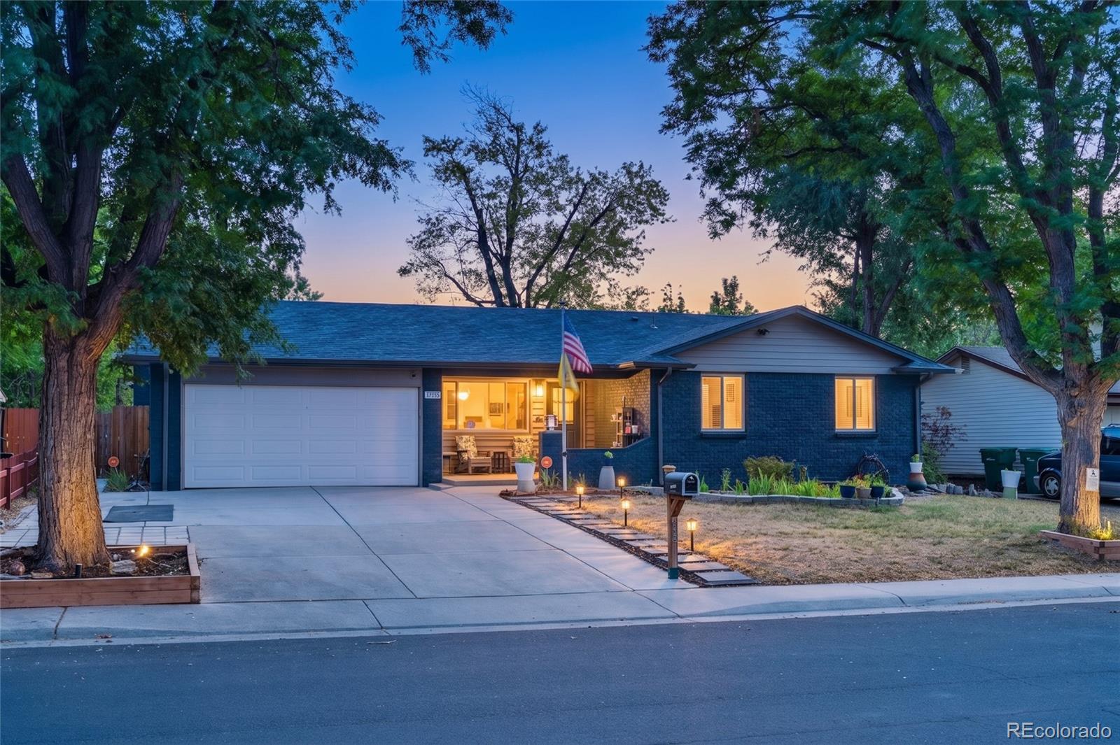  Aurora Home | MLS #: 346503412562 E Exposition Drive, Aurora Beds: 4 Baths: 3 Price: $499,000