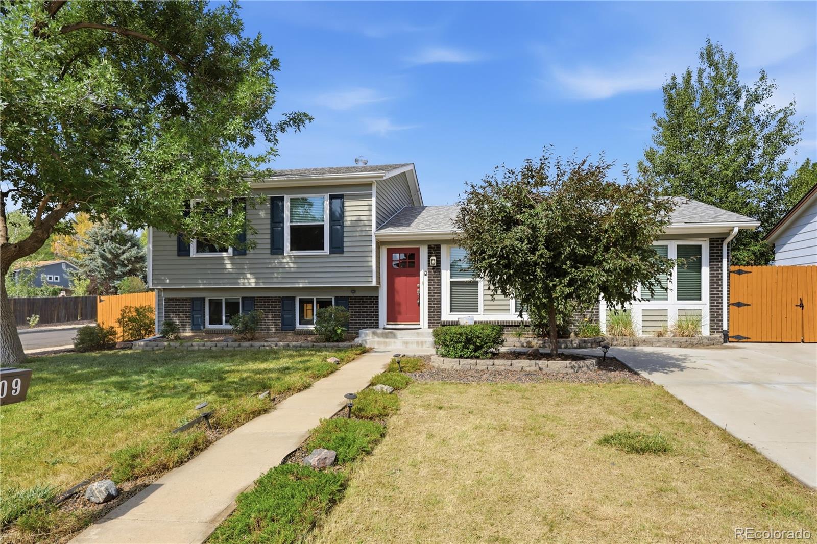 Northmoor Broomfield Home | MLS #: 73986891809 E Cottonwood Street, Broomfield Beds: 5 Baths: 2 Price: $570,000