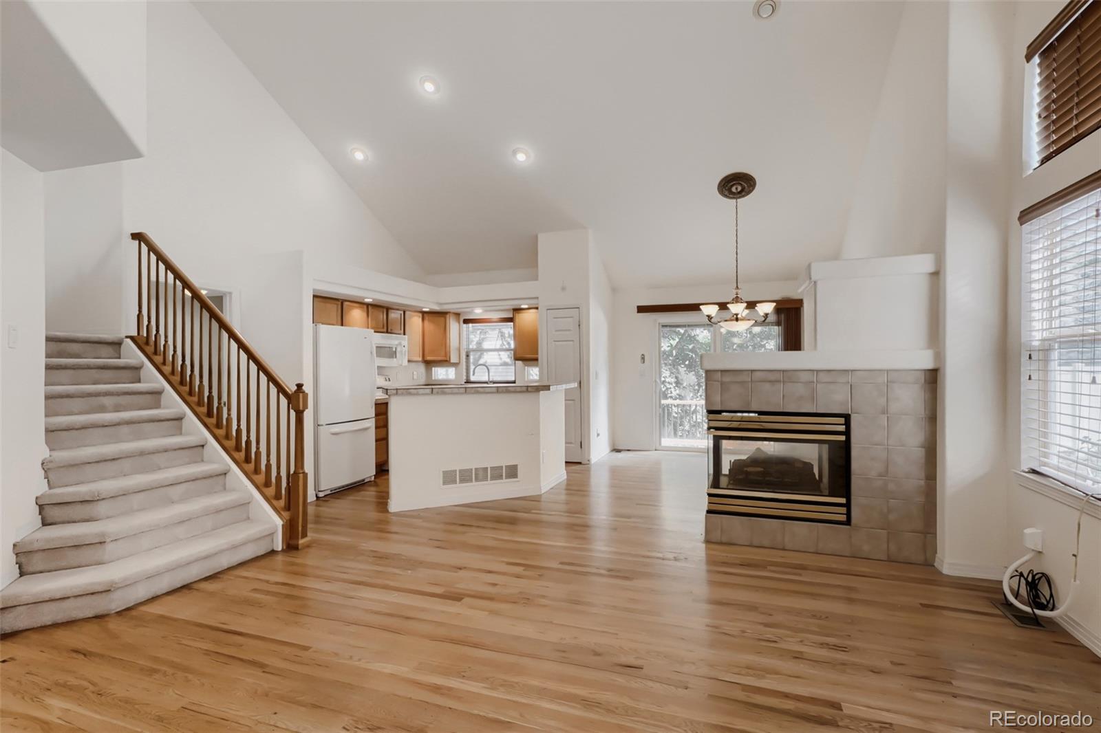  Aurora Home | MLS #: 88268242436 S Scranton Way, Aurora Beds: 2 Baths: 3 Price: $429,000