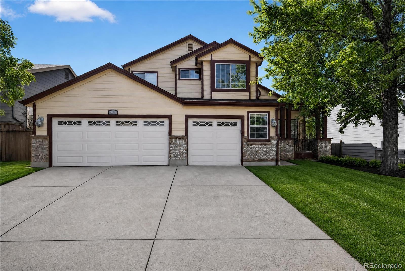  Castle Rock Home | MLS #: 47669592024  Sandhurst Drive, Castle Rock Beds: 3 Baths: 3 Price: $585,000