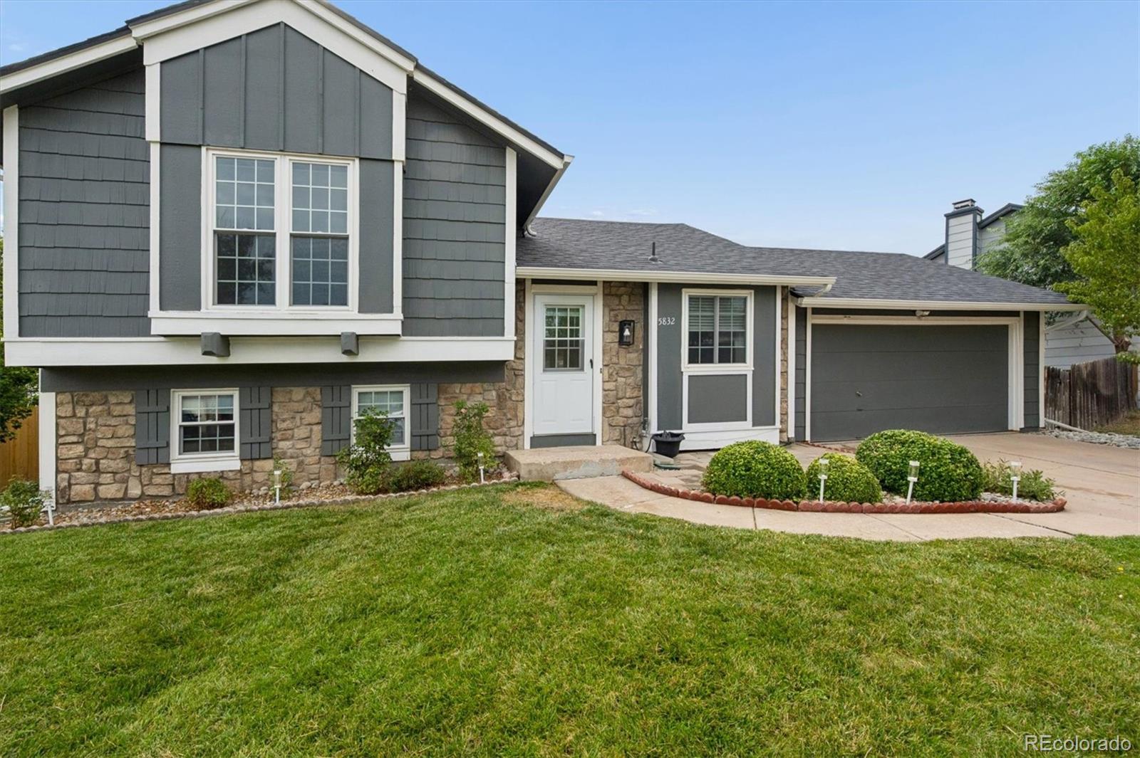  Aurora Home | MLS #: 87527555832 S Netherland Circle, Aurora Beds: 3 Baths: 2 Price: $490,000