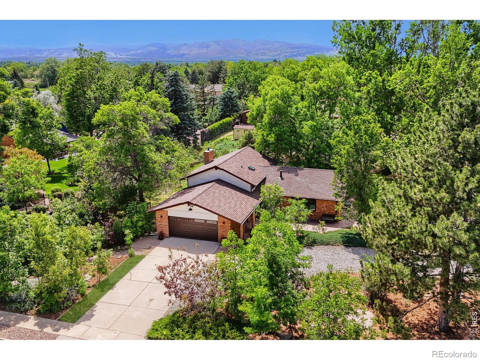  Longmont Home | MLS #: 45678910664542305  Lake Park Drive, Longmont Beds: 5 Baths: 3 Price: $1,000,000