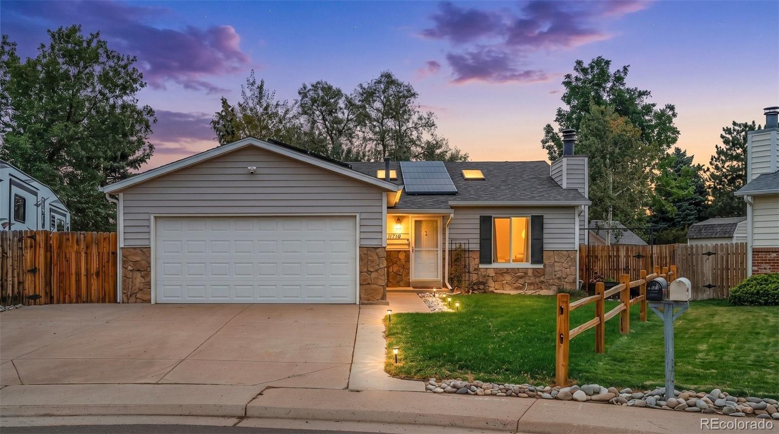  Morrison Home | MLS #: 739226511710 W Tanforan Place, Morrison Beds: 5 Baths: 2 Price: $520,000
