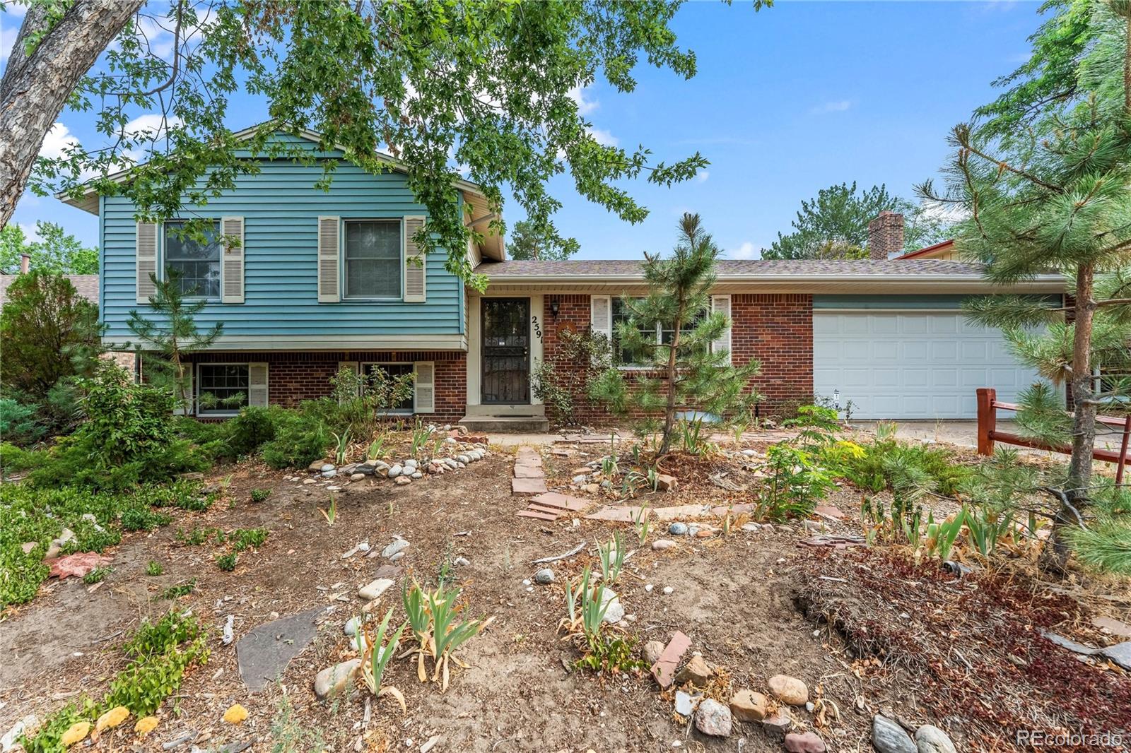 Crestridge Aurora Home | MLS #: 59627822591 S Eagle Circle, Aurora Beds: 4 Baths: 2 Price: $465,000