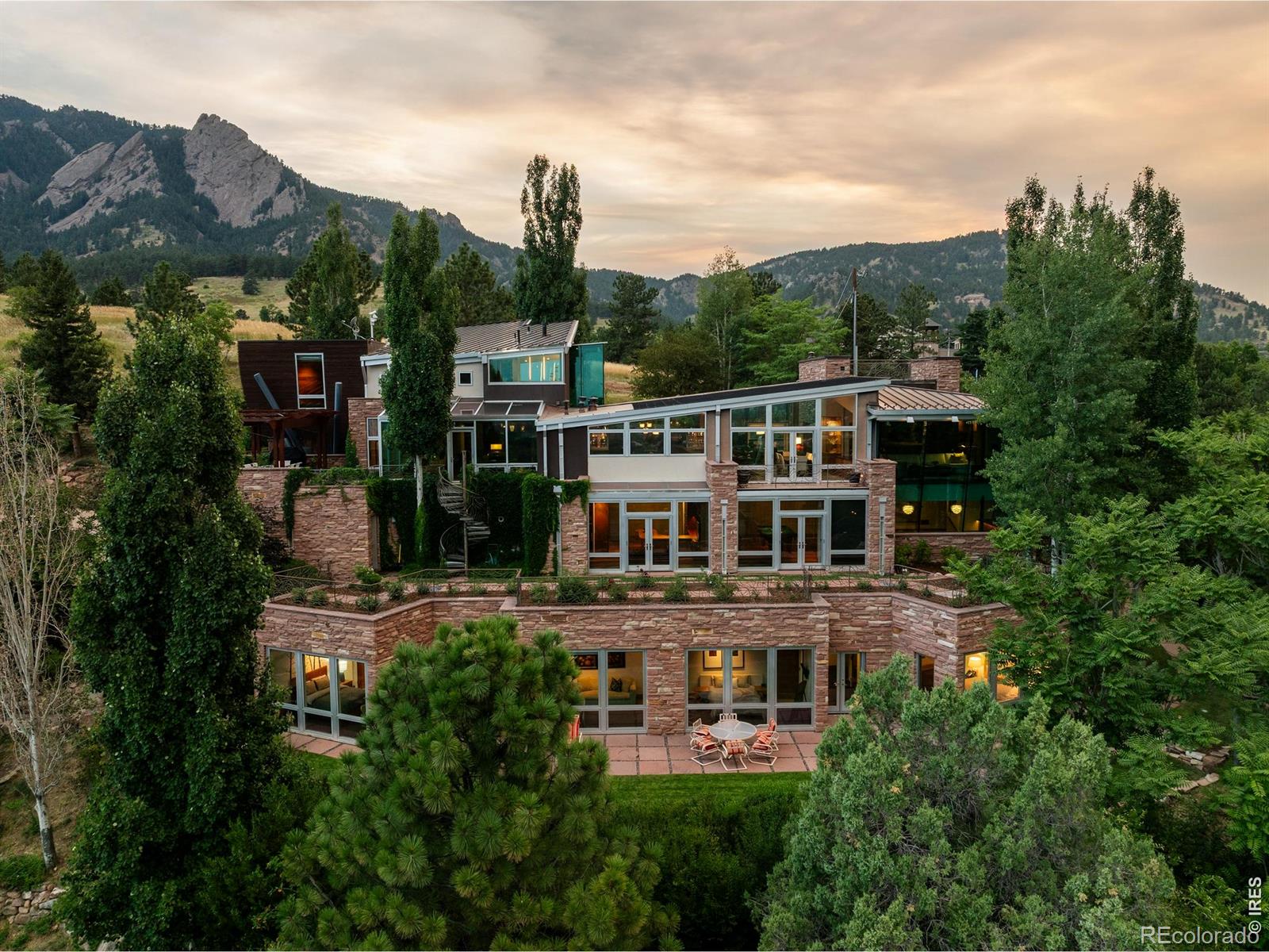 boulder&nbsp; Mansions Search Picture