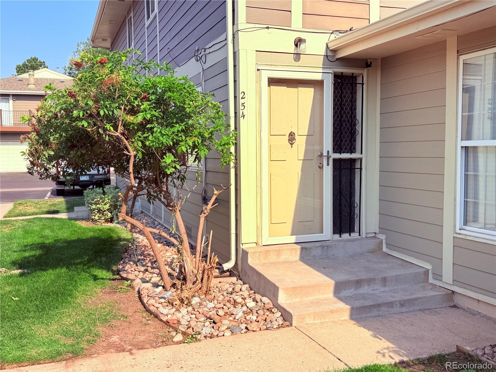  Denver Condo / Townhome | MLS #: 16117301225 S Oneida Street 254, Denver Beds: 2 Baths: 2 Price: $289,000