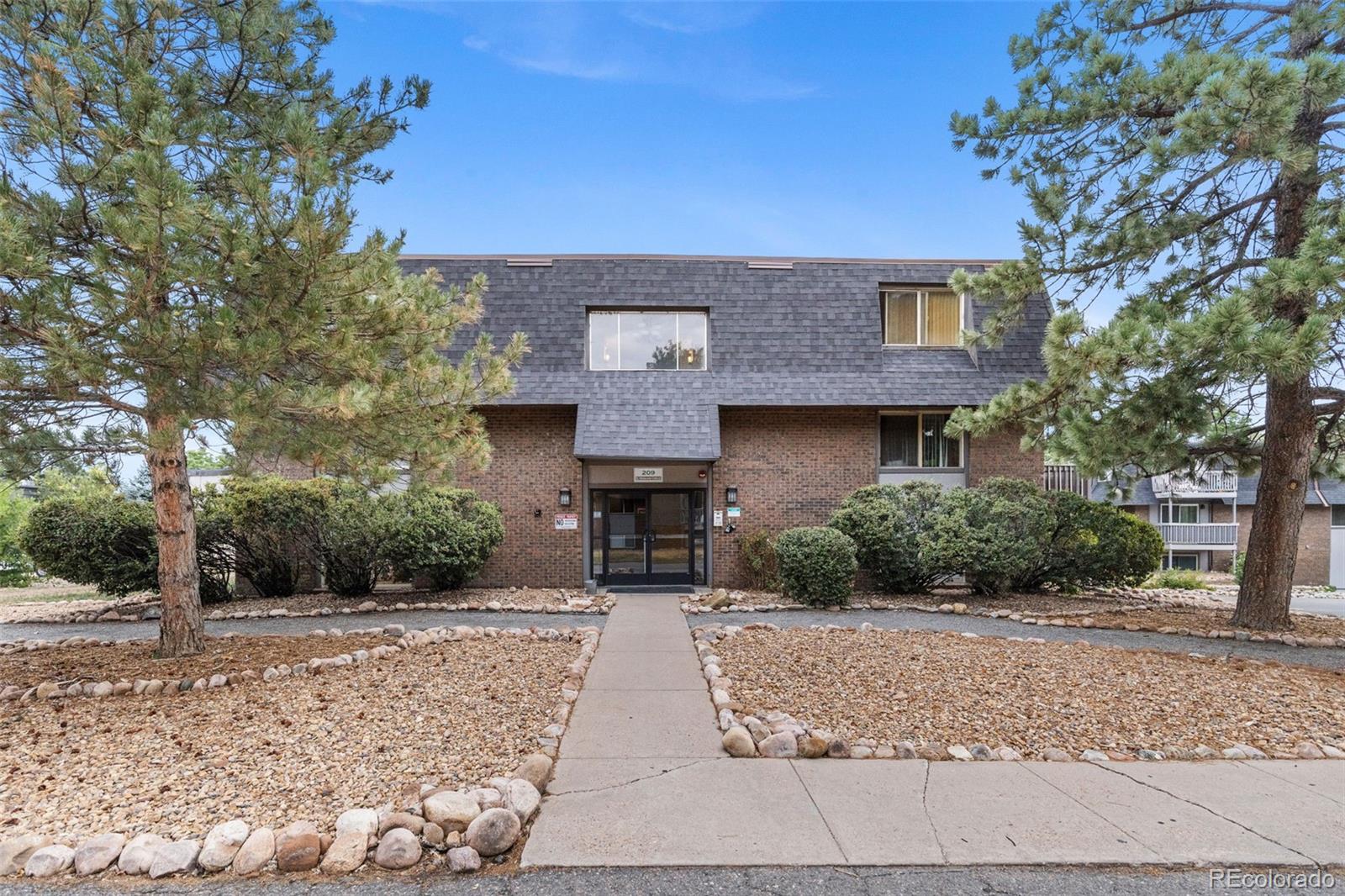  Centennial Condo / Townhome | MLS #: 2208674209 E Highline Circle 302, Centennial Beds: 1 Baths: 1 Price: $150,000
