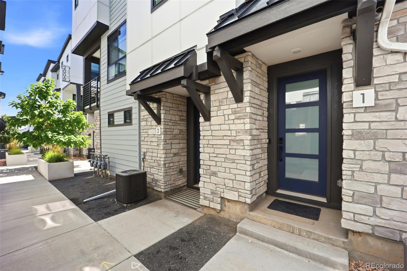 Virginia Village Denver Condo / Townhome | MLS #: 39890712004 S Holly Street 1, Denver Beds: 2 Baths: 3 Price: $499,990