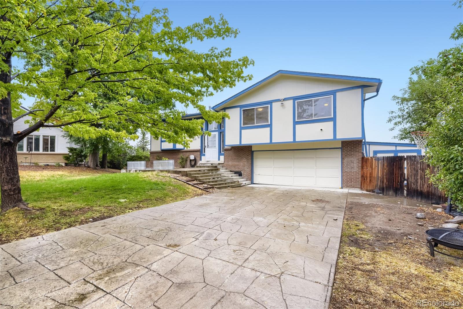  Littleton Home | MLS #: 56465647533 W Ottawa Place, Littleton Beds: 4 Baths: 3 Price: $599,000