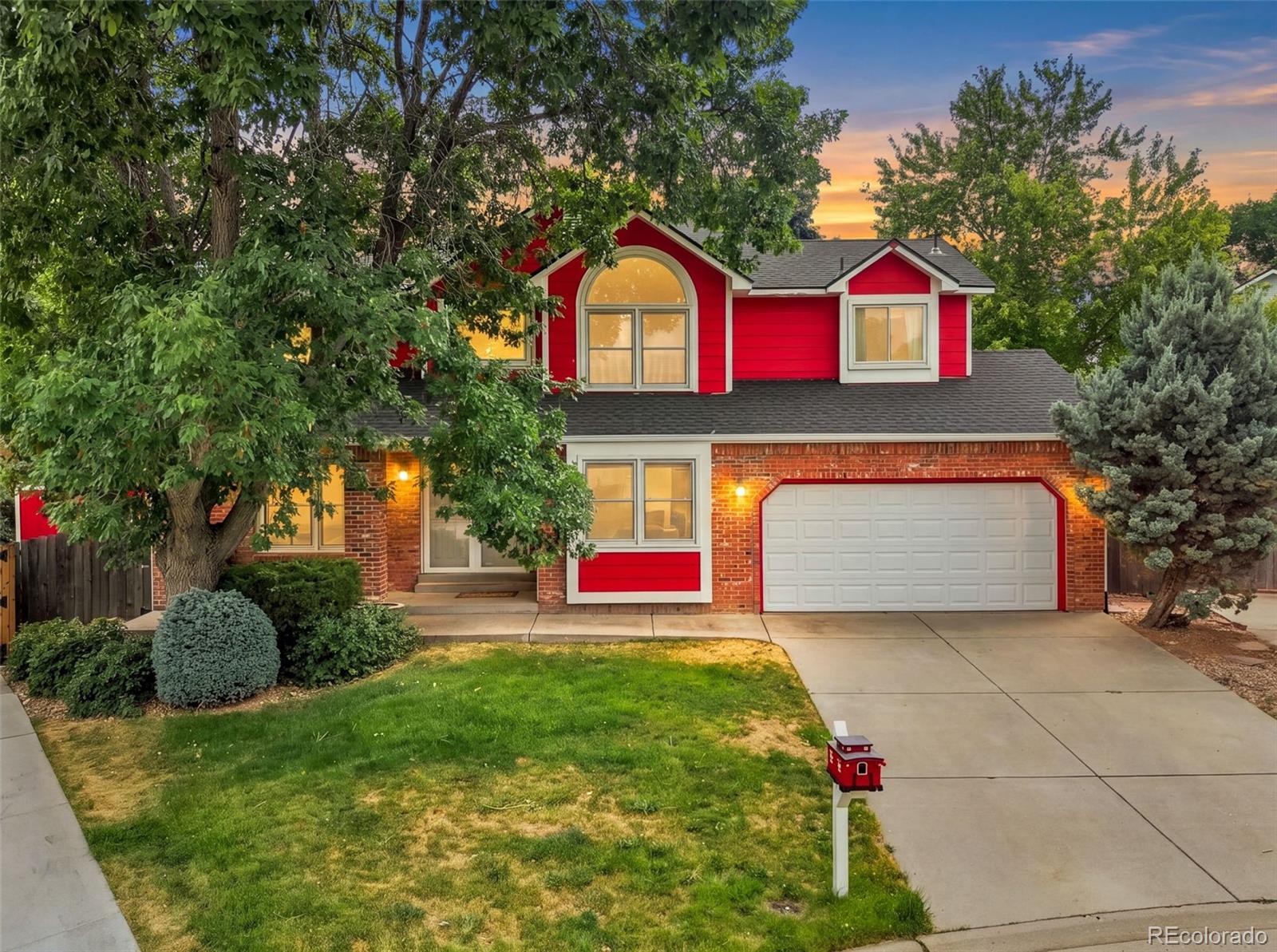 Seven Lakes Aurora Home | MLS #: 17008063237 S Espana Circle, Aurora Beds: 4 Baths: 3 Price: $585,000