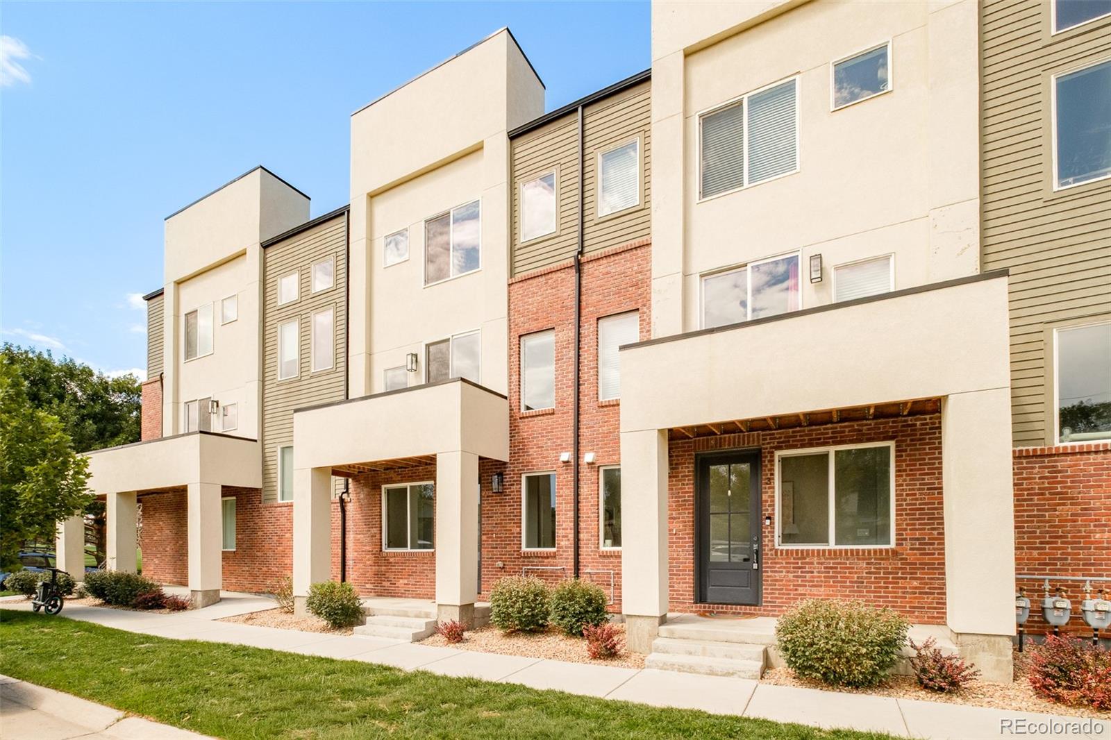  Denver Condo / Townhome | MLS #: 67931967035 E 38th Avenue 2, Denver Beds: 2 Baths: 3 Price: $500,000
