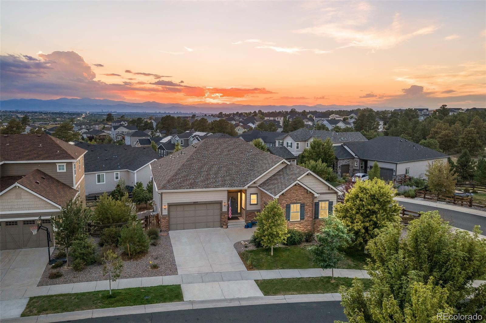  Aurora Home | MLS #: 31692986647 S Catawba Way, Aurora Beds: 4 Baths: 4 Price: $899,000