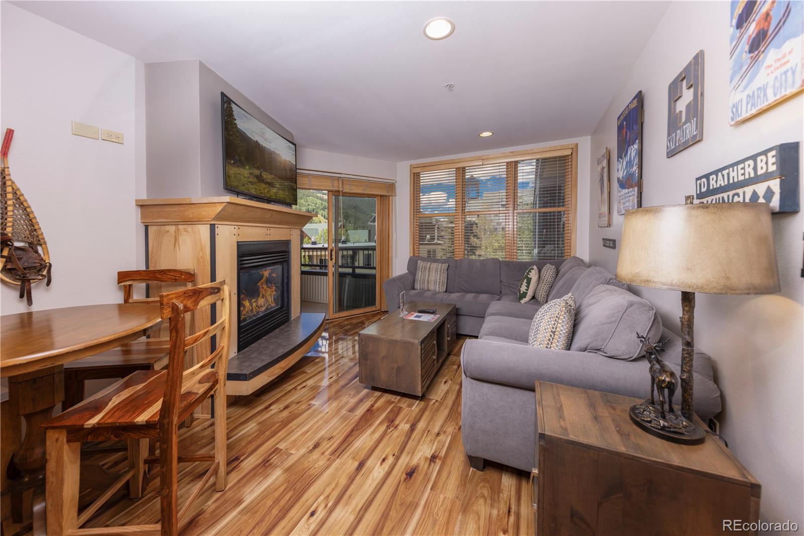  Keystone Condo / Townhome | MLS #: 2982825140  Ida Belle Drive 8281, Keystone Beds: 2 Baths: 2 Price: $819,000