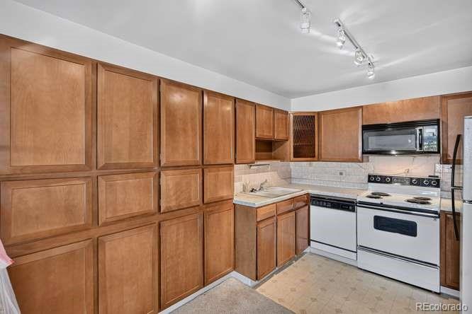  Denver Condo / Townhome | MLS #: 37032679155 E Center Avenue 10D, Denver Beds: 2 Baths: 2 Price: $204,900