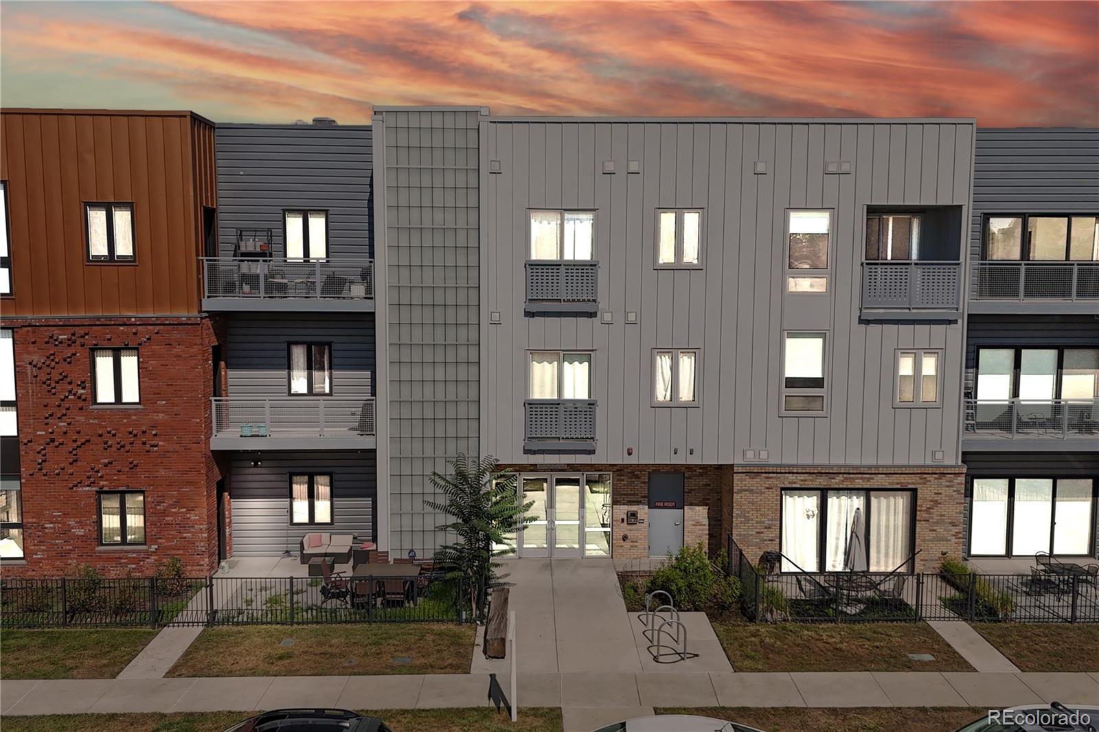  Denver Condo / Townhome | MLS #: 21556812525  Arapahoe Street RD305, Denver Beds: 1 Baths: 1 Price: $475,000