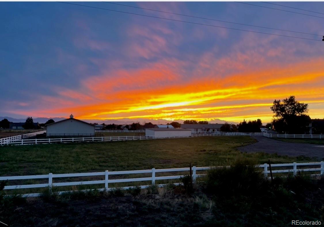  Henderson Home | MLS #: 38121295440  Lupine Court, Henderson Beds: 4 Baths: 3 Price: $675,000
