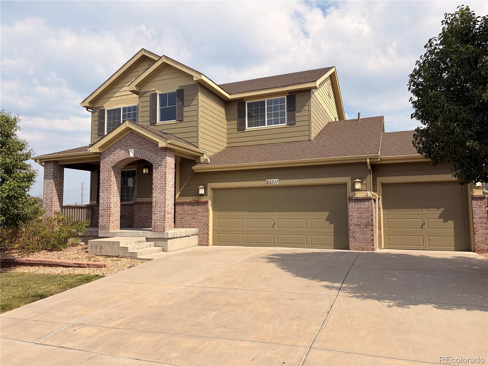 Cox Aurora Home | MLS #: 964140822517 E Layton Circle, Aurora Beds: 5 Baths: 5 Price: $699,900