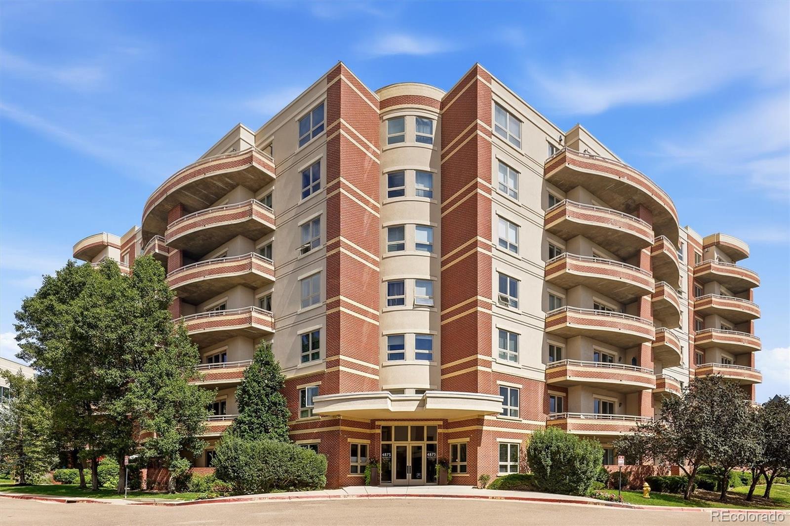 Denver Condo / Townhome | MLS #: 32165804875 S Monaco Street 108, Denver Beds: 2 Baths: 2 Price: $639,000